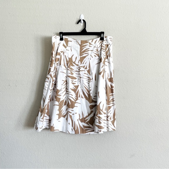 Talbots Tropical Print Tan and White Skirt woman’s size  12 cotton swing midi - Picture 1 of 9